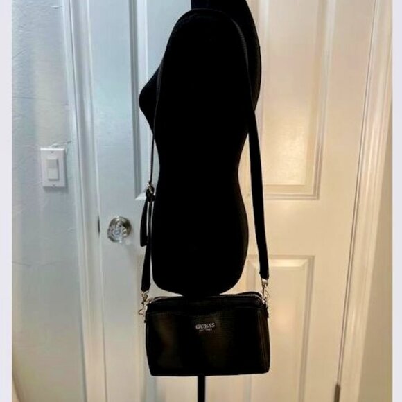 Guess Est 1981 Purse in Black - NWOT - Picture 1 of 9